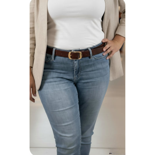 Women's Leather Belt With Stylish Rectangular Buckle